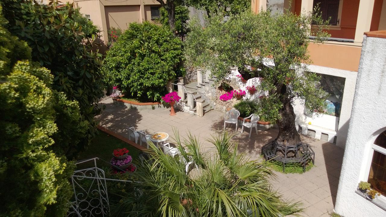 Orchidea Residence Hotel Finale Ligure Exterior foto