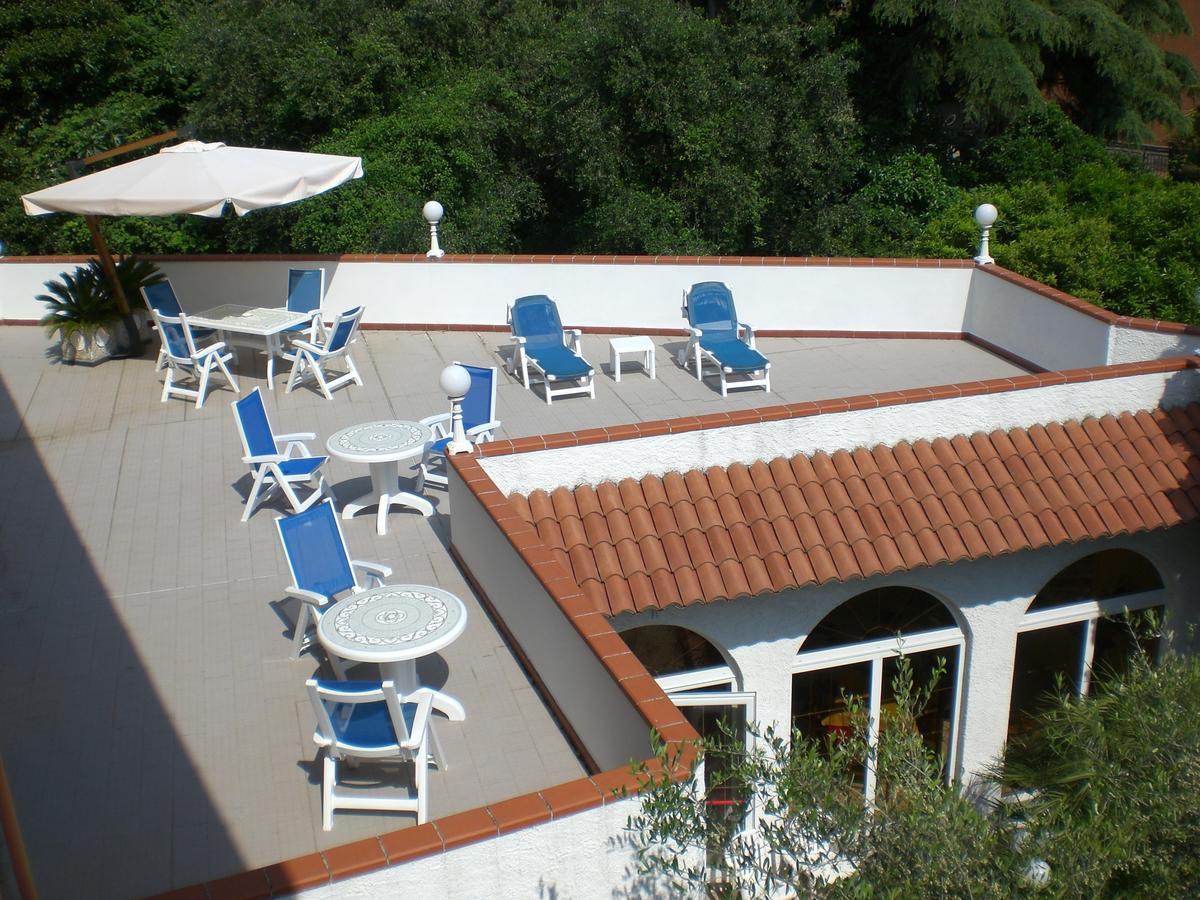 Orchidea Residence Hotel Finale Ligure Exterior foto